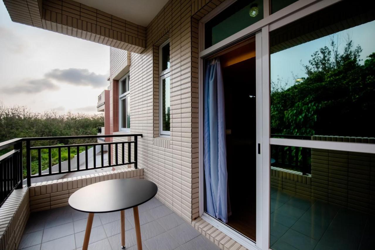 Maifu Apartment Манонг Екстериор снимка