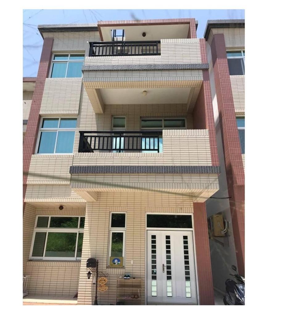 Maifu Apartment Манонг Екстериор снимка